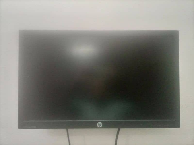 HP 22'' LCD Monitor (P222va) with stand – Crystal Clear Display 1