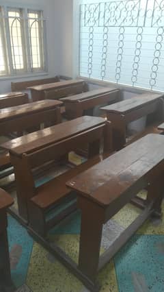 School deskes for sale urgent