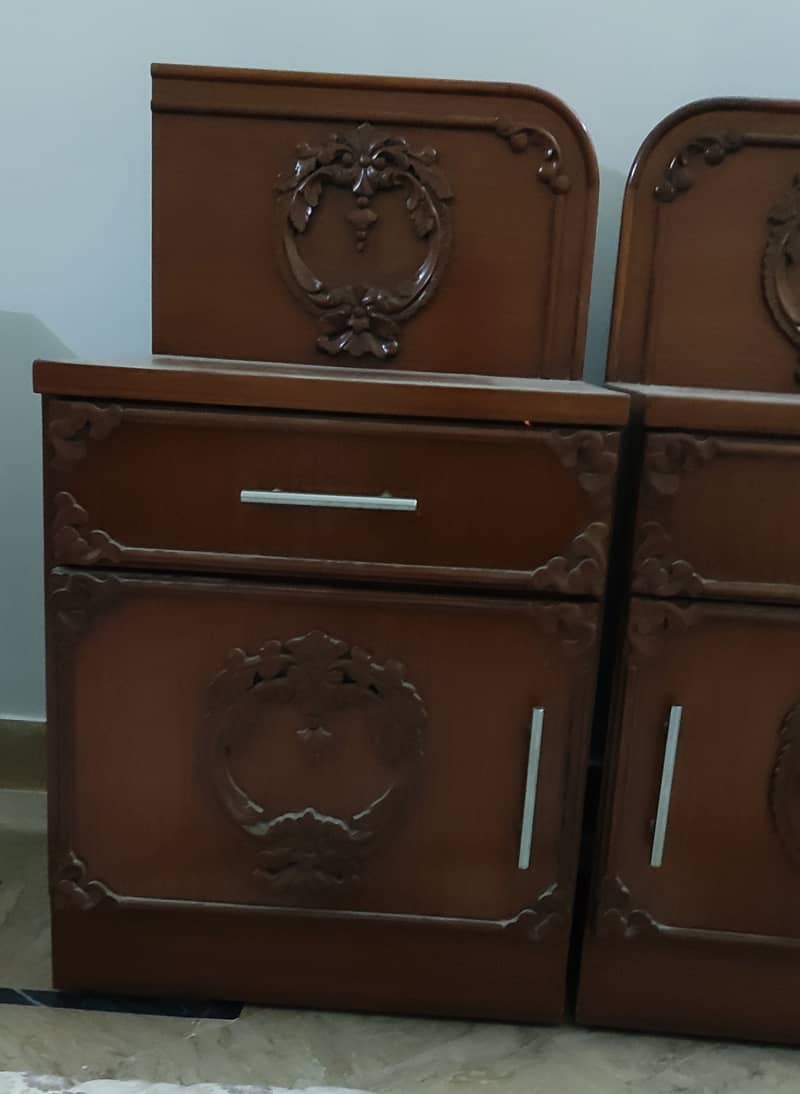 Dressing Table & Side Tables 0