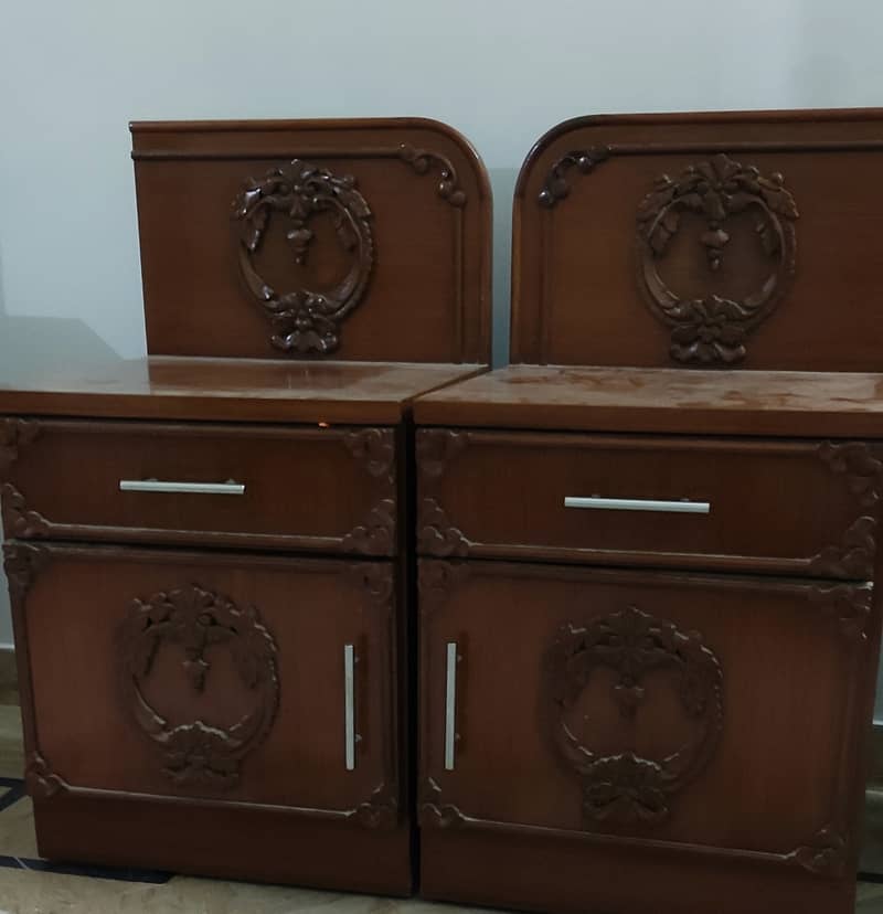 Dressing Table & Side Tables 2
