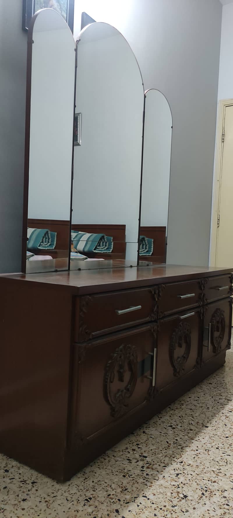 Dressing Table & Side Tables 5