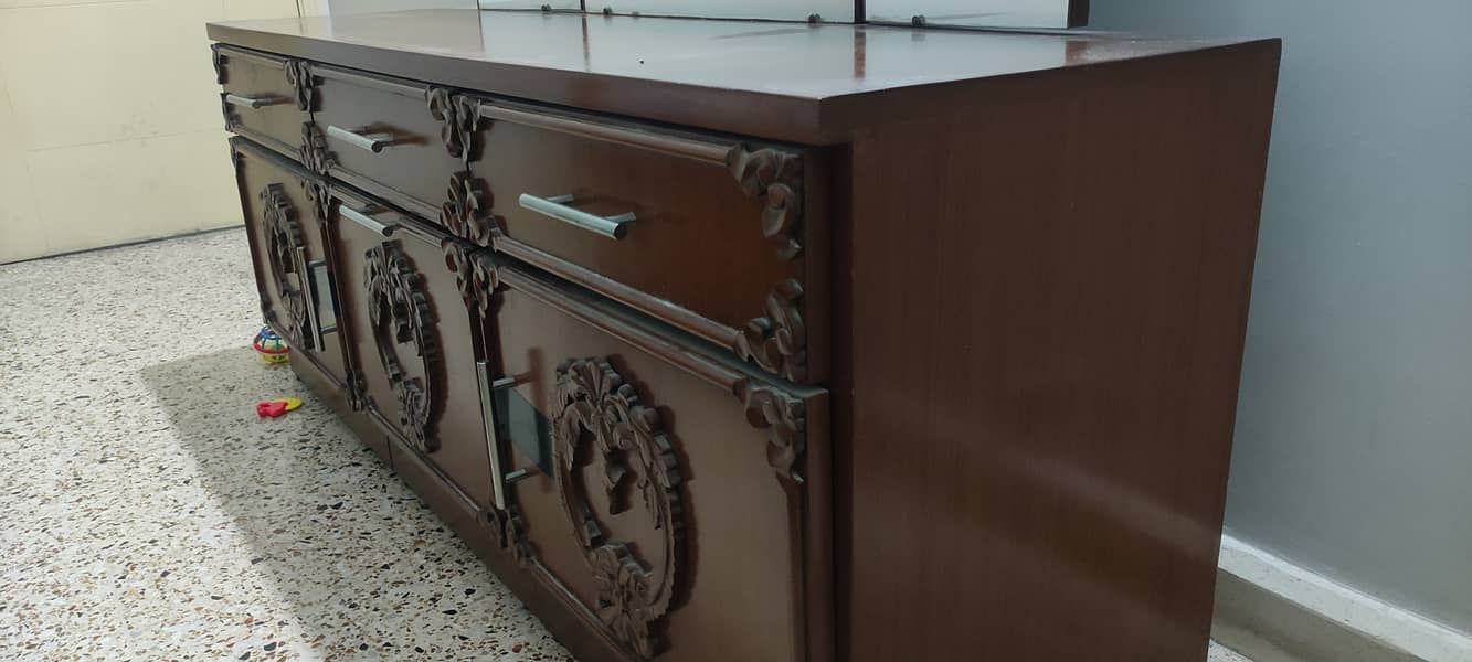 Dressing Table & Side Tables 9