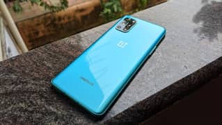 One plus 8t new condition Mai hai 1 green line hai