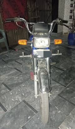 Blue colour cd 70 bick