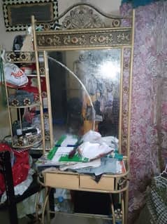 Vintage-Style Dressing Table with Mirror – Elegant Floral Design