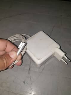 Magsafe 60w charger read ad