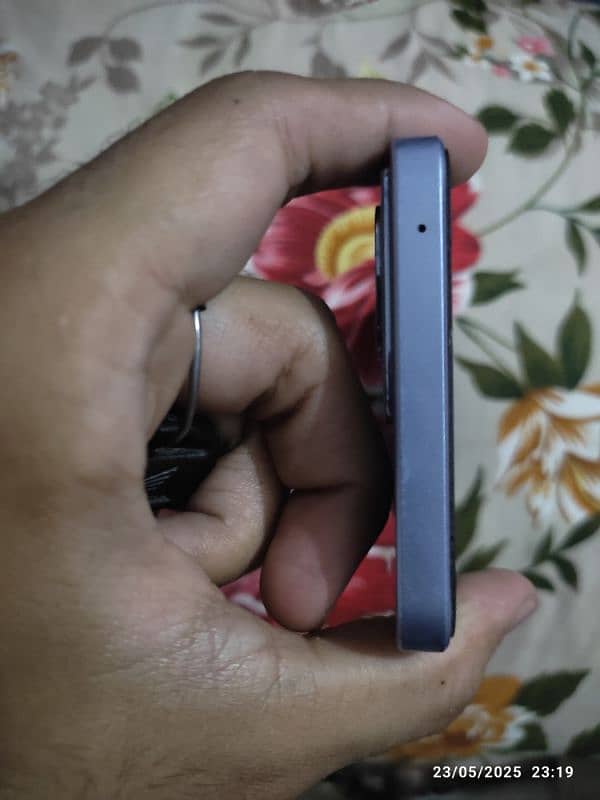 Oppo Reno 11 F 5G 8/256GB Full boX 10/10 condition 4