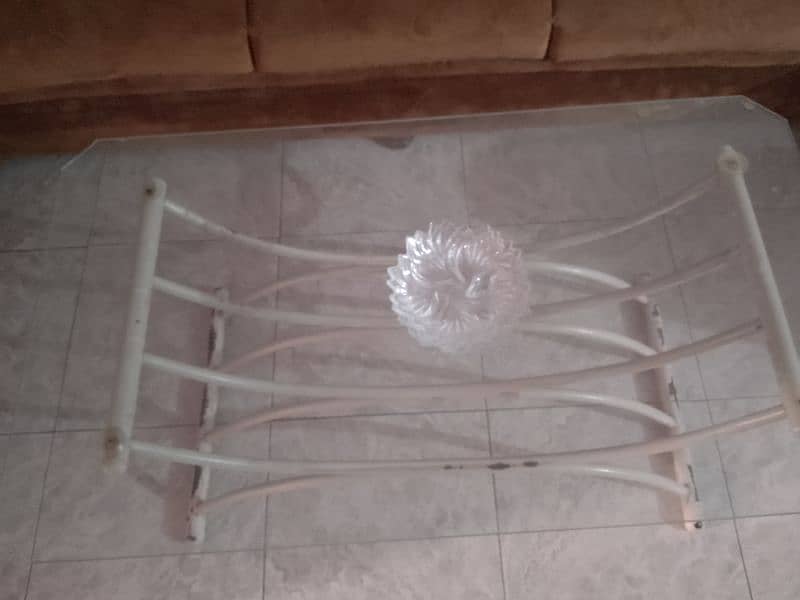 2× side tables 1 center table and 1 dining table 2