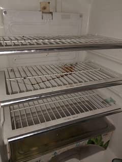 dawlance refrigerator-mid size