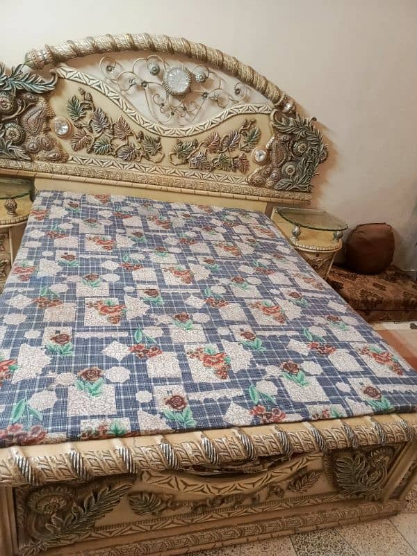 bed without matrees with side tables 1