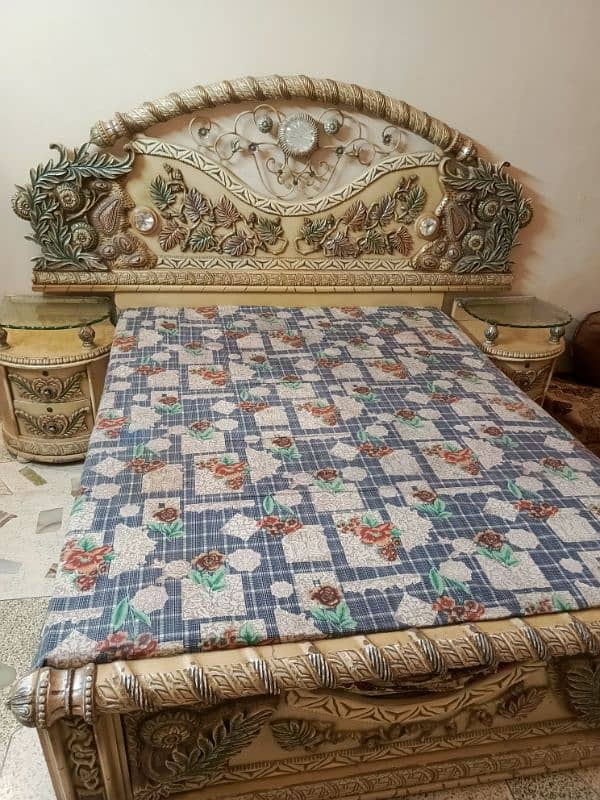 bed without matrees with side tables 2