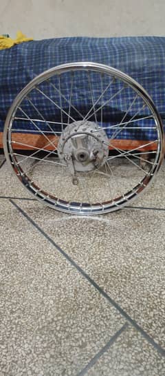 front genuine Honda ka rim hai choti hub wala
