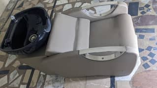 Shampoo unit for saloon