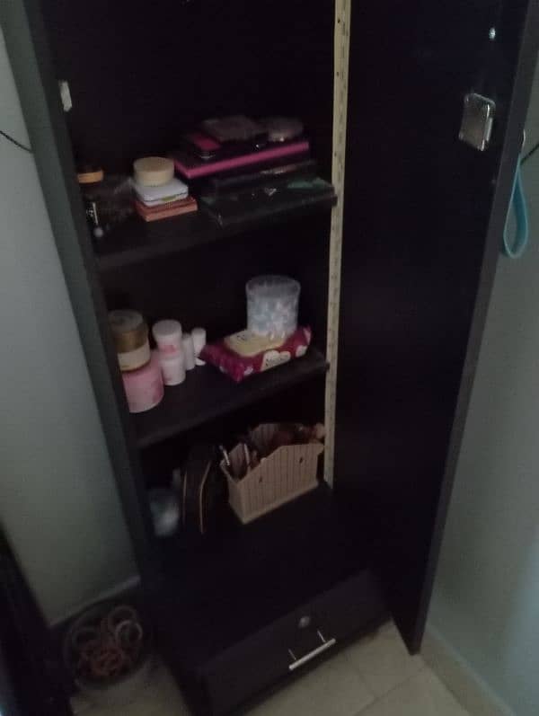 Dressing table in good condition 4