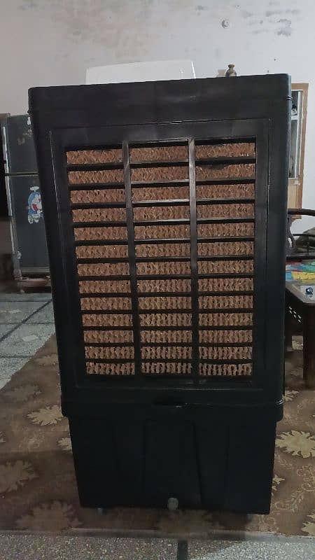 12v Ac/Dc Cooler New. Only 3 days used. Low power usage 4