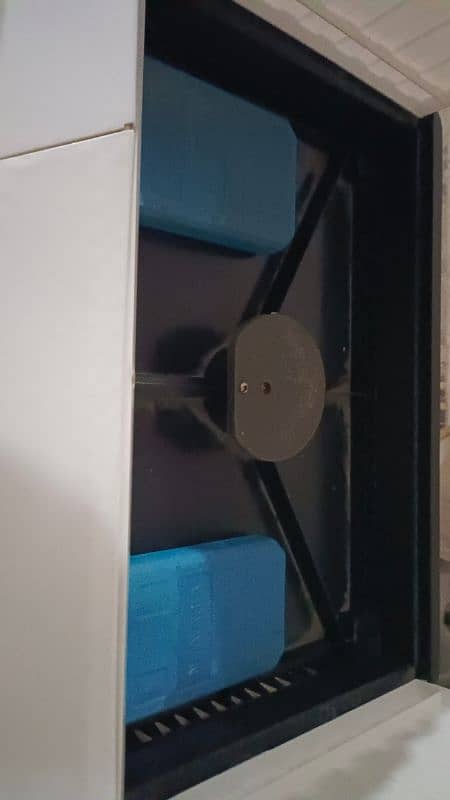 12v Ac/Dc Cooler New. Only 3 days used. Low power usage 5