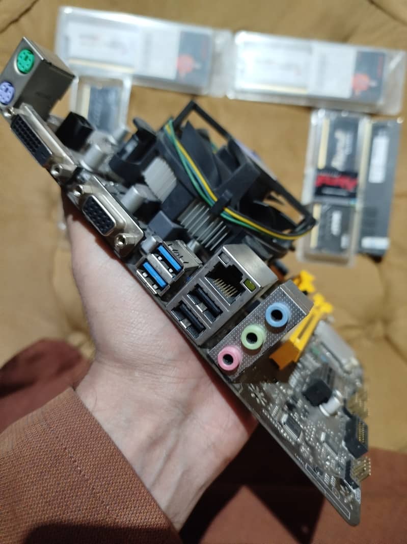 H110 7th gen mobo + Core i5 7400 proc + 16GB RAM DDR4 2666 mhz 5