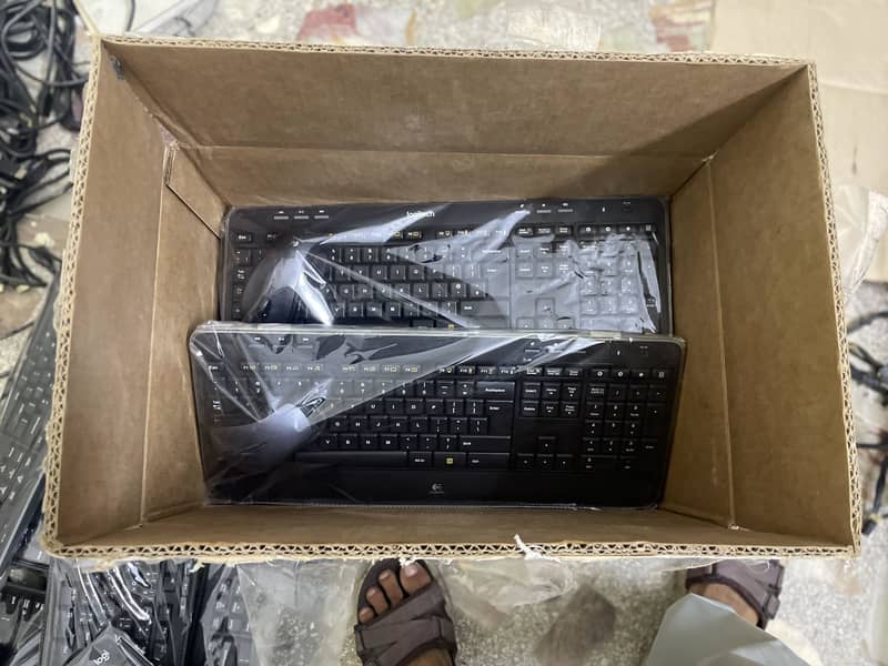 Logitech Wireless keyboard & Mouse Combo 1