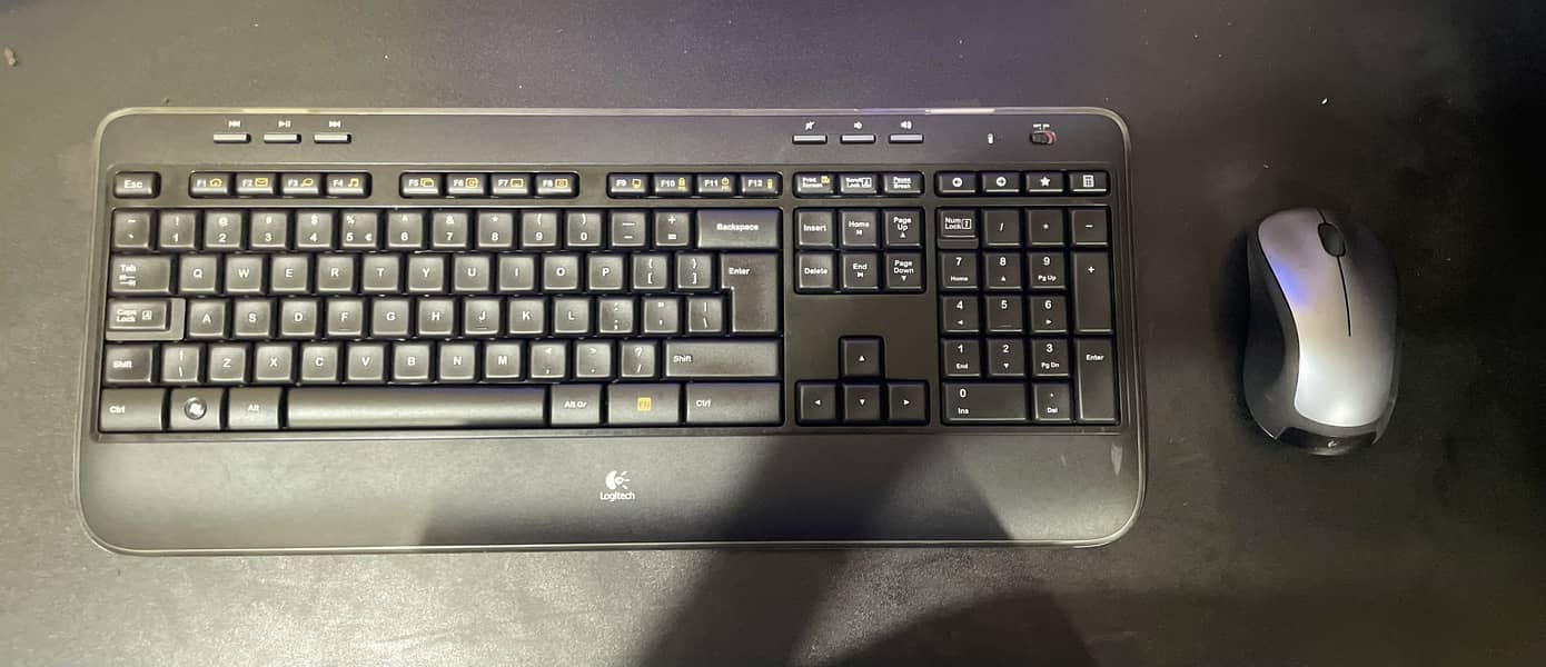 Logitech Wireless keyboard & Mouse Combo 4