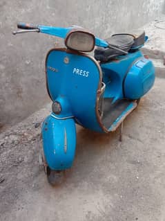 Vespa Super 1977
