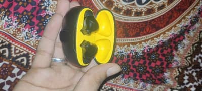 stereo earbuds