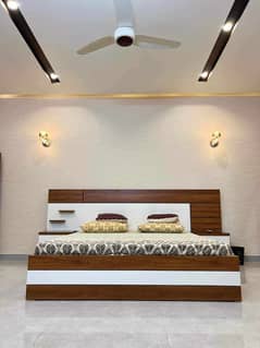 Bed set available for urgent sale
