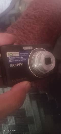 Sony camera. 12.1 mega pixel