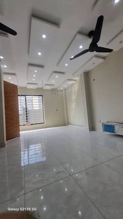 5 MARLA BEAUTIFUL HOUSE AVAILABLE FOR SALE IN PRIME LOCATION AT PARK VIEW CITY