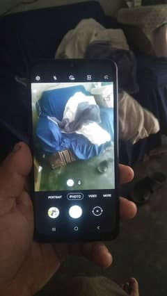 2 32 hai panel change hai front camera main dust hai baki all ok hai