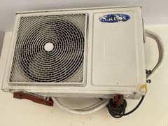 1.5Ton Ac in running condition