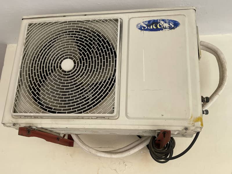 1.5Ton Ac in running condition 0