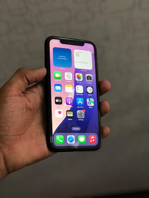 I phone xr 64/gb 81helth non pta jv non active 4manth sim time 8