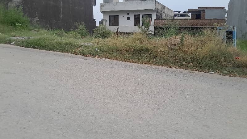 3 Side Corner Plot For Sale With Extraland 0