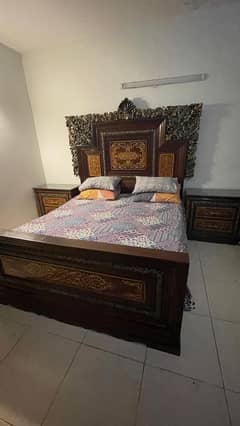 Elegant Chinyoti Wooden Bed Set with Side Tables & Dresser