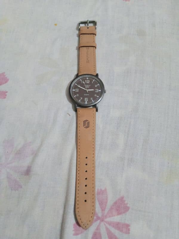 Men watch 0