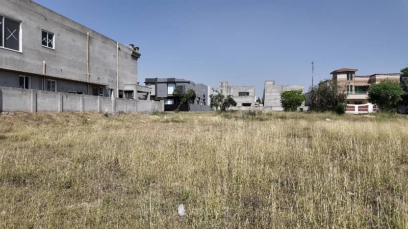 DHA PHASE 7 BLOCK T, 1 KANAL HOT LOCATION PLOT AVAILABLE FOR SALE ON REASONABLE PRICE 12