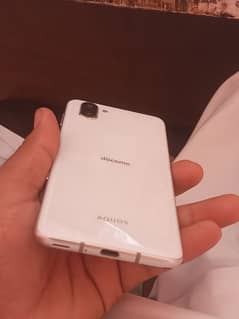 Sharp Aqous R3 10/10 condition Non PTA Wapp 0330 827 3001