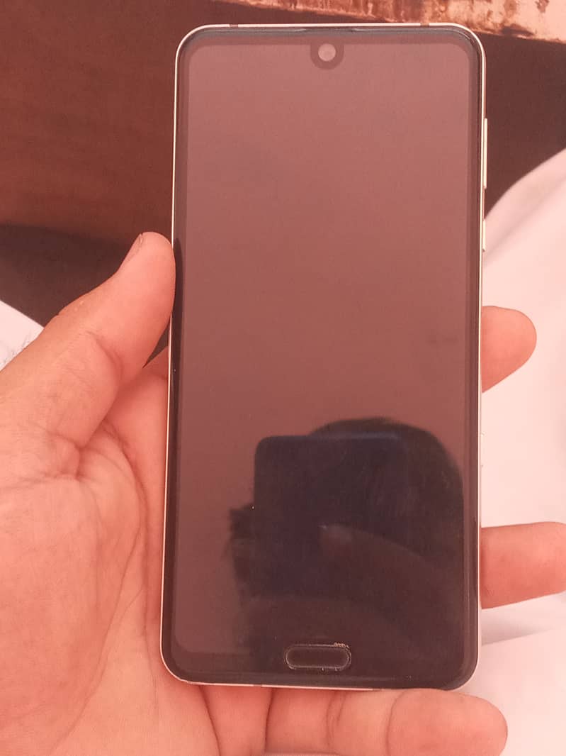 Sharp Aqous R3 10/10 condition Non PTA Wapp 0330 827 3001 7
