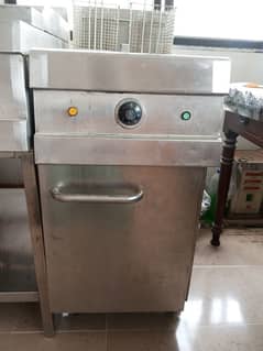 deep fryer and hot plate