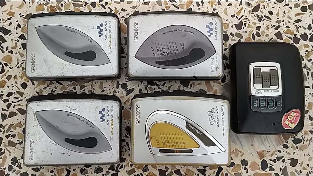Sony D11 discman - Sony walkman -panasonic radio 8