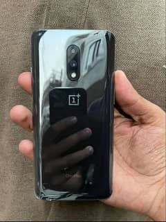 one Plus 7 onlie mobile no box's chargher ha candisan 10.10