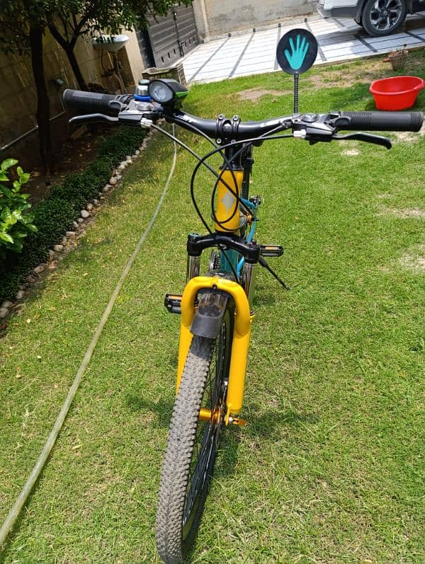 24 size bicycle in scratchless condition with installed accessories 4