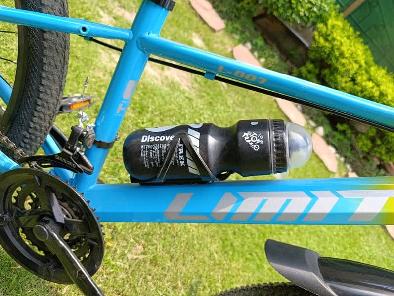 24 size bicycle in scratchless condition with installed accessories 5