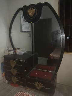 Dressing table