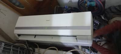 Haier 1 ton genuine condition pe he