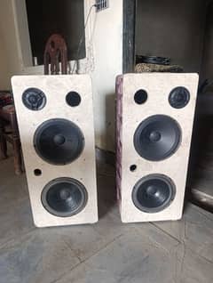 8 inch ka 6 speakers ha jis kisi bhi lany ho wo hi rabta kara