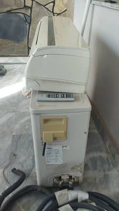 haeir 1 ton non inverter in excellent condition