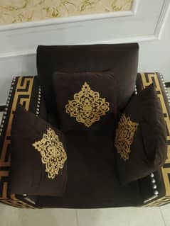 6 seater sofa set for sale in genuine condition