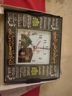 beautiful wall clocks and decoration pieces available