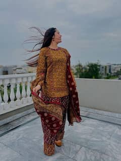 stylish women's stitched printed suit 3pes set in Brown